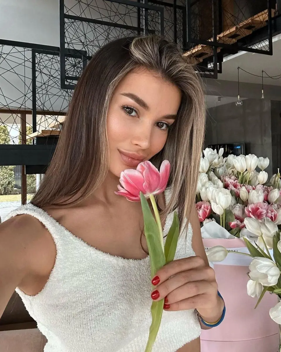 Katie escort in Dubai