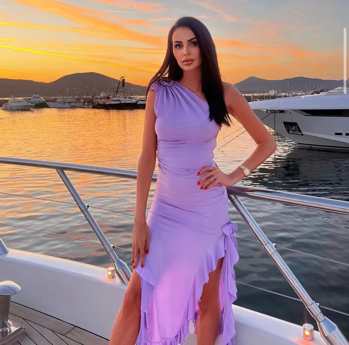 Lily escort in Dubai