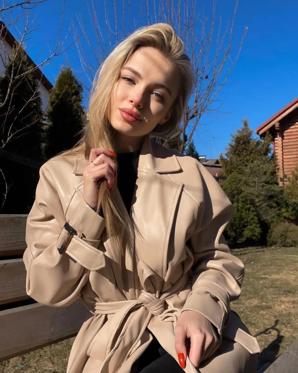 Maisie escort in Dubai
