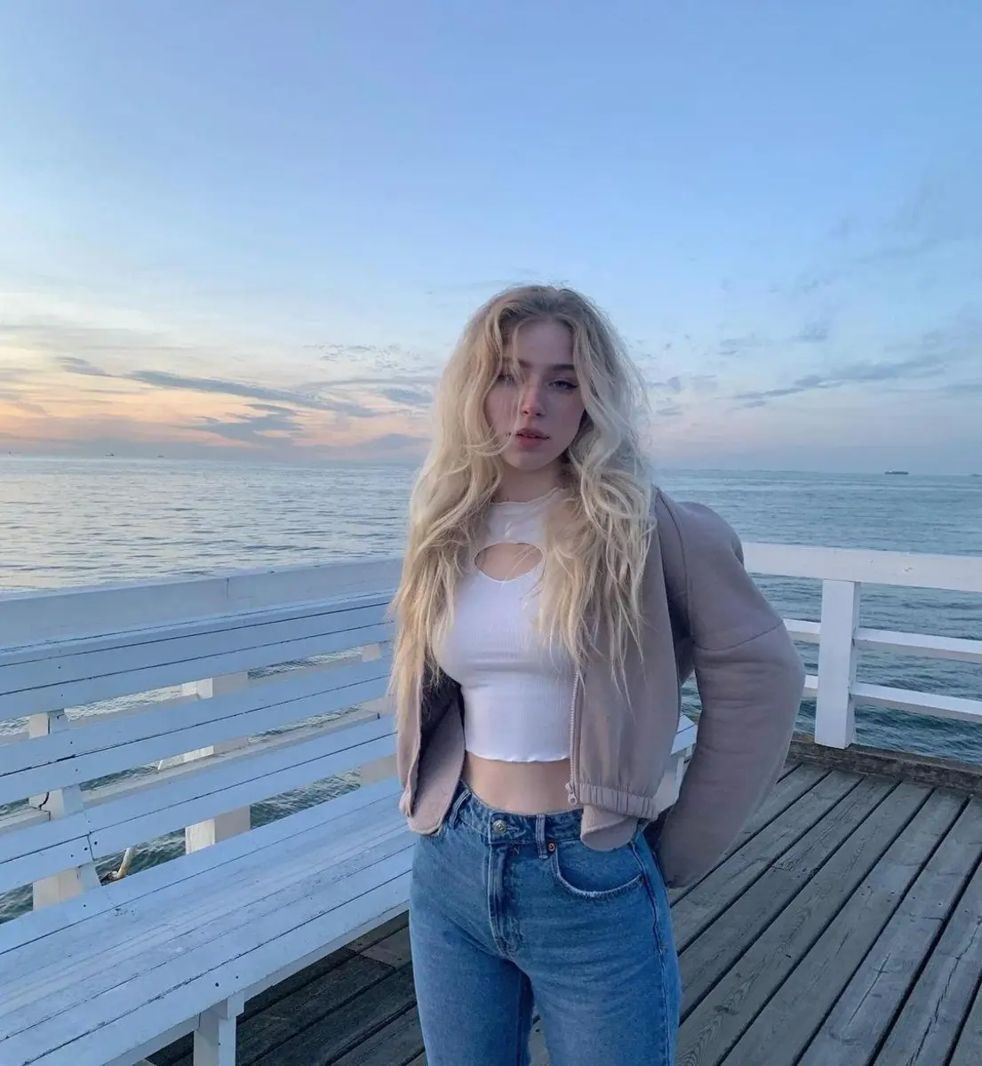 Mia escort in Dubai