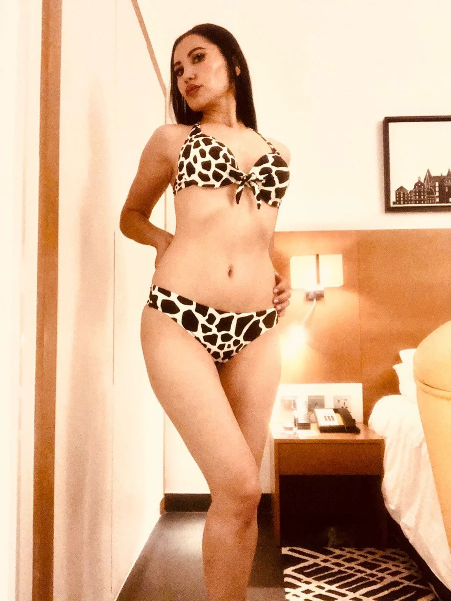 Mirella escort in Dubai