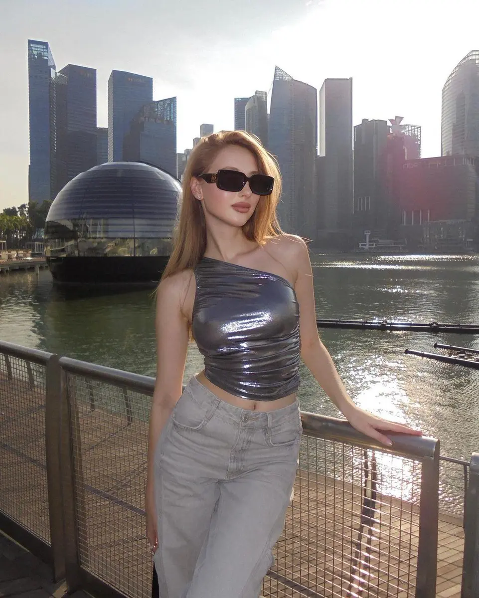 Raven escort in Dubai