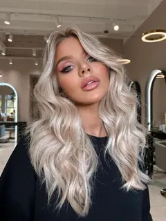 Shannon escort in Dubai