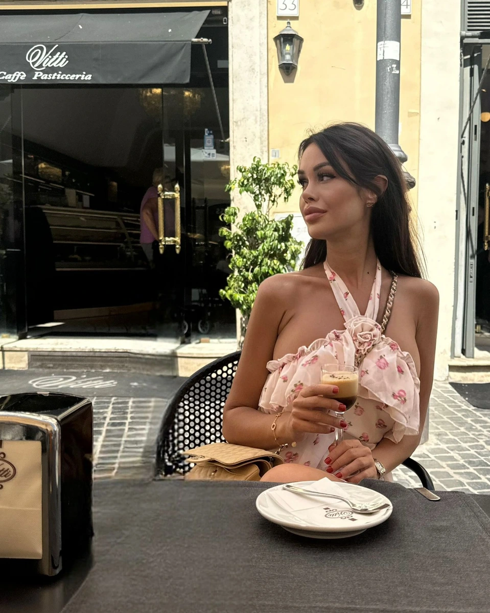Sophia escort in Dubai