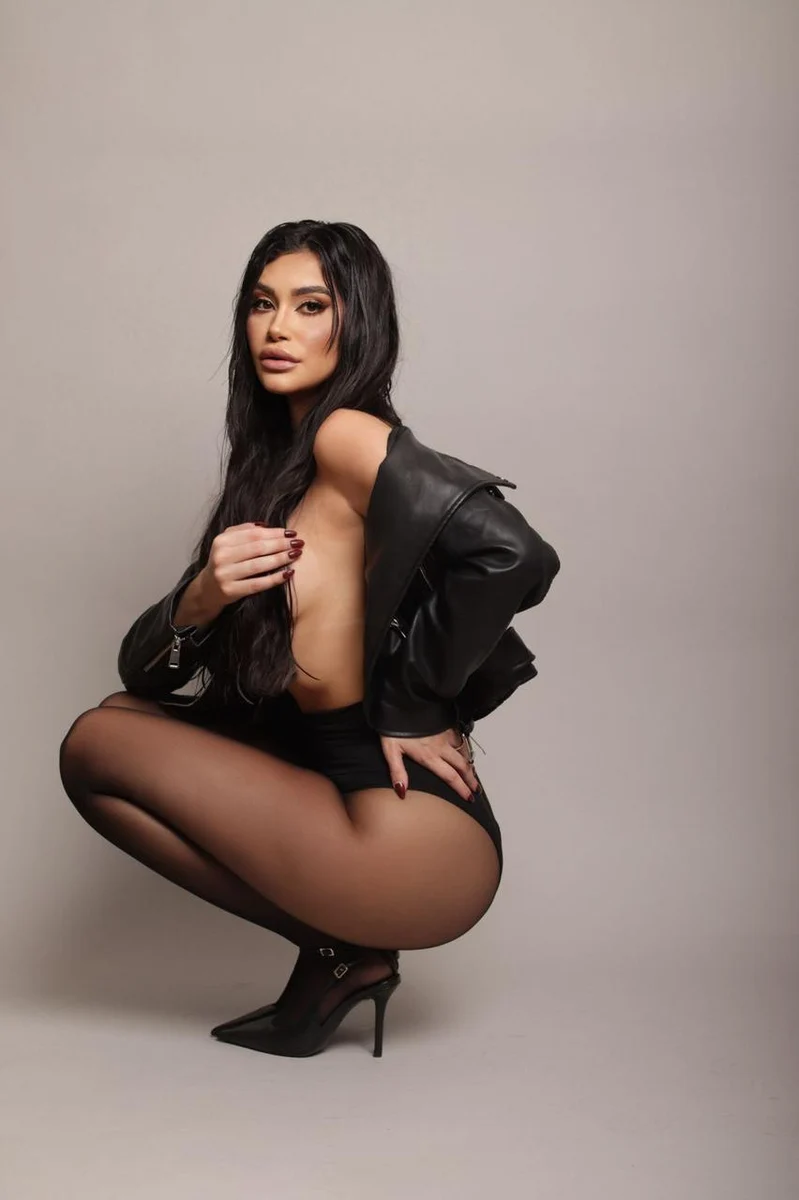 Vivienne escort in Dubai